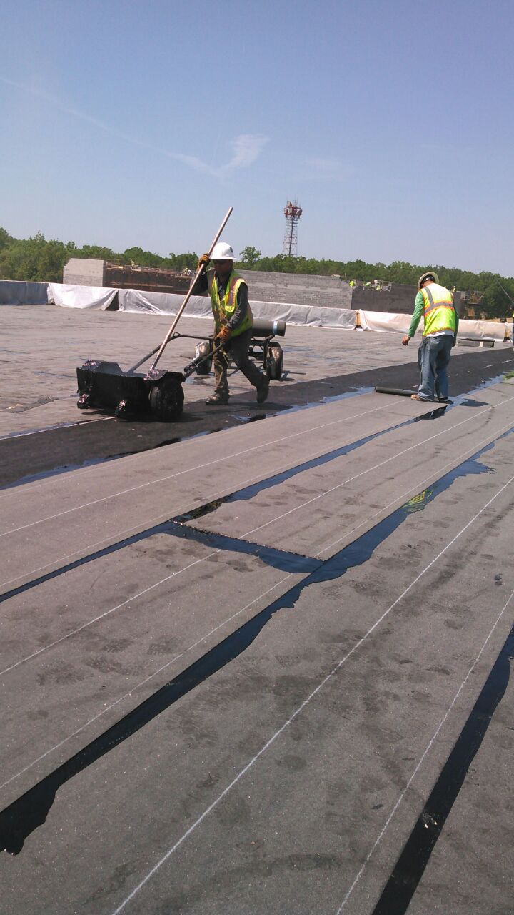 Commercial TPO flat roof installation Houston — United Roofing LLC