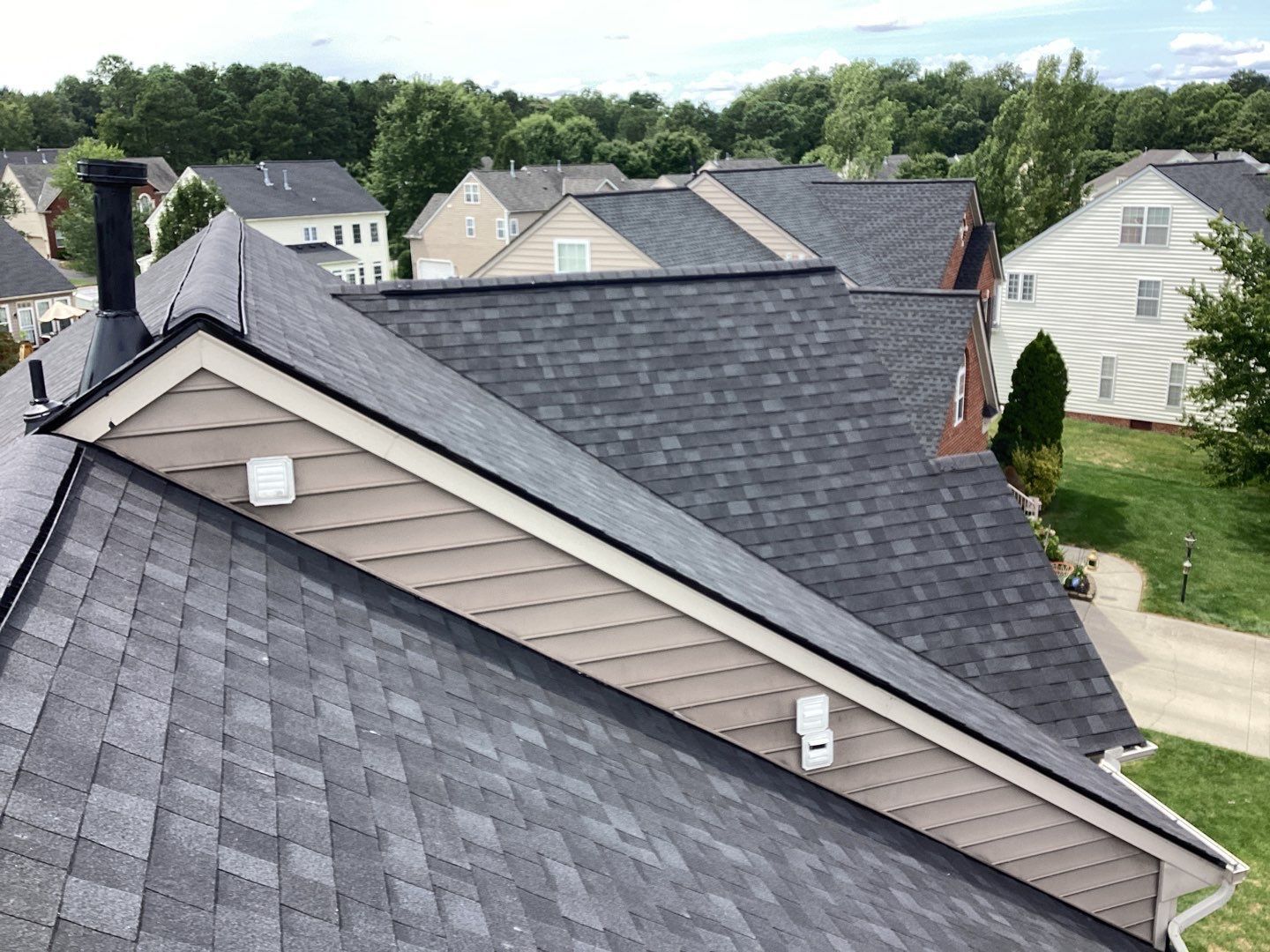Finished shingle roofing Houston